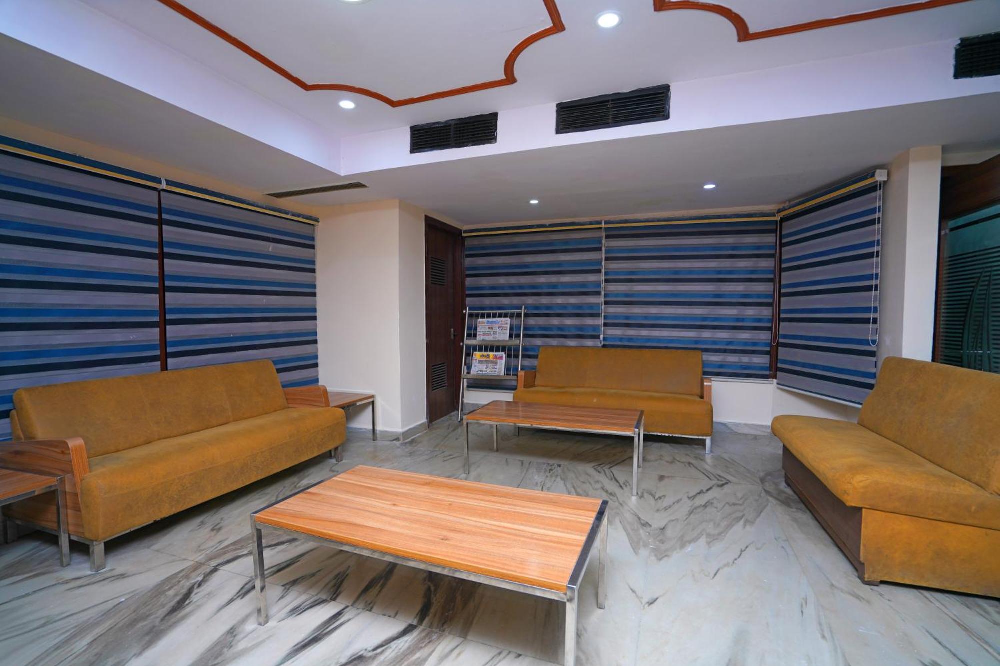 Jaya Residency Hotel Kākināda Екстериор снимка